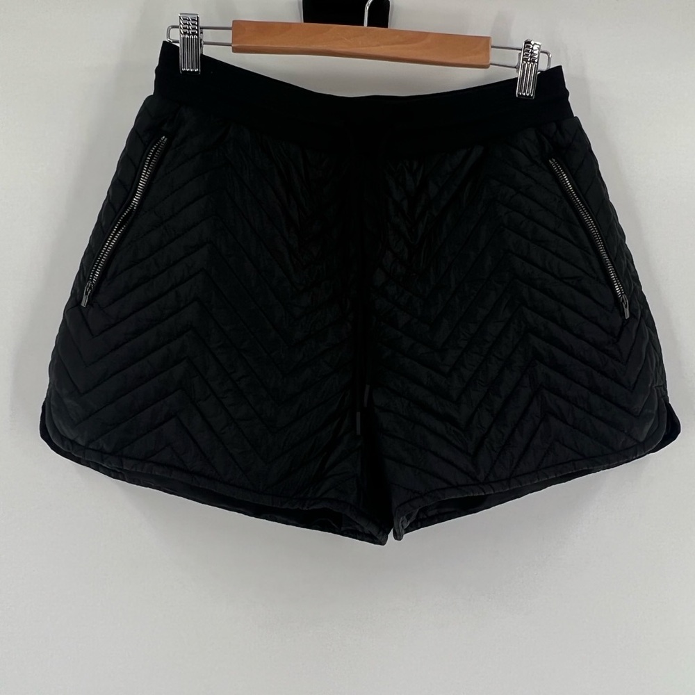 Athleta Apres Quilted Ski Short‎ in Black #467120 Zippered Pockets Size 6 - Picture 7 of 15